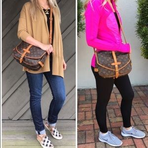 🌟CLASSIC🌟Louis Vuitton Saumur 30 Crossbody Bag